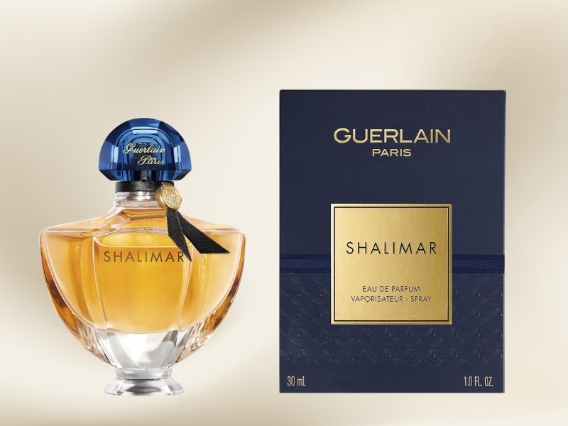 Guerlain Shalimar na nežnoj pozadini